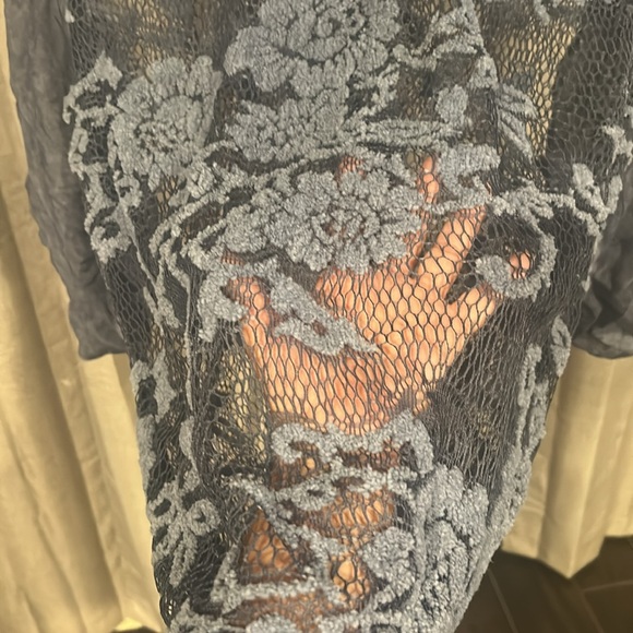 NWT Saks 5th Avenue gray blue blouse Tunic style - Picture 7 of 7